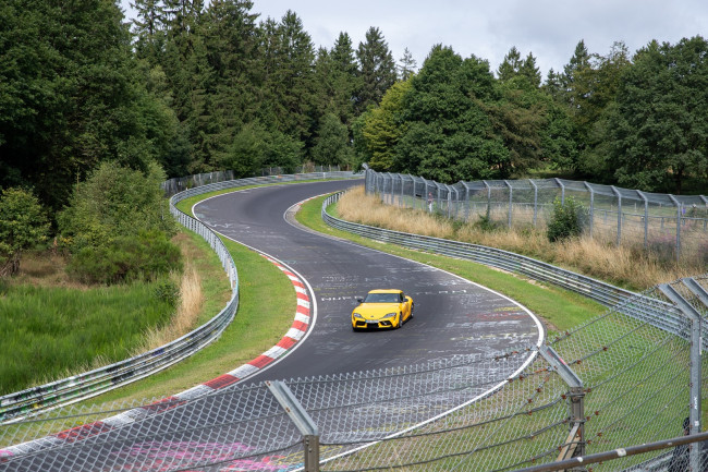 Max Verstappen bevestigt dat hij zal deelnemen aan de 24 uur van de Nürburgring op Nordschleife