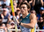 Armand Duplantis breekt voor de 14e keer in zijn carri&egrave;re wereldrecord polsstokhoogspringen