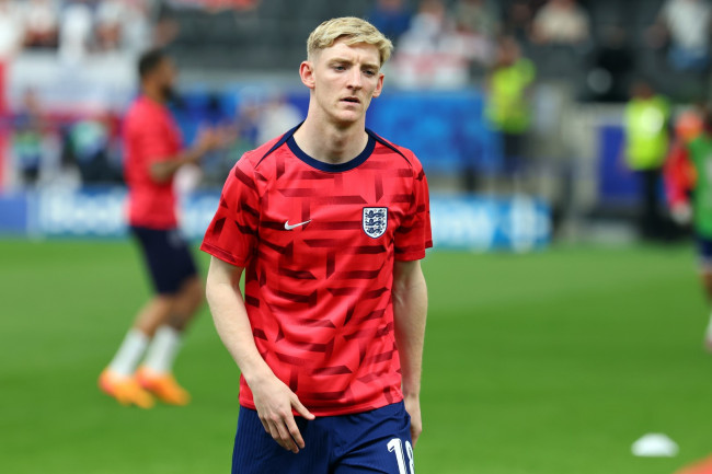 Barcelona tekent Newcastle's Anthony Gordon voor 80 miljoen euro tot 2031