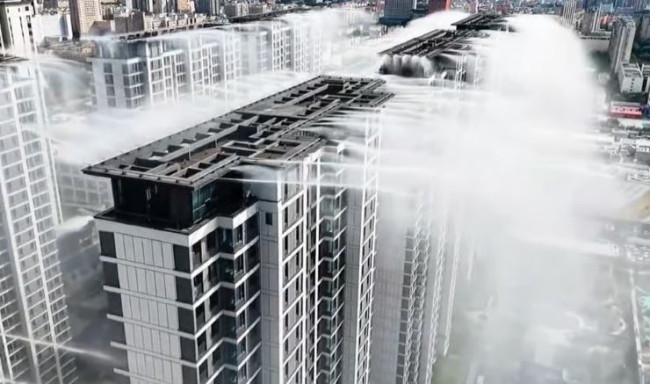 Appartemententorens creëren kunstmatige regen om de hittegolf te verslaan