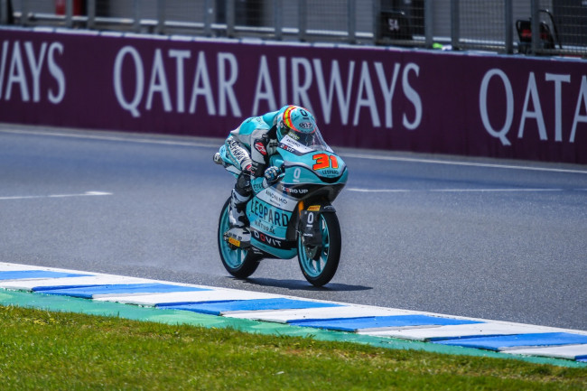 Moto3-coureur Adrián Fernández diskwalificeerde zich voor zes races nadat hij ontdekte dat zijn motor was gemanipuleerd
