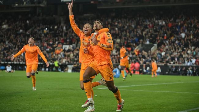 Bellingham en Modrić redden Real Madrid nadat Vinícius directe rode kaart ziet in Valencia