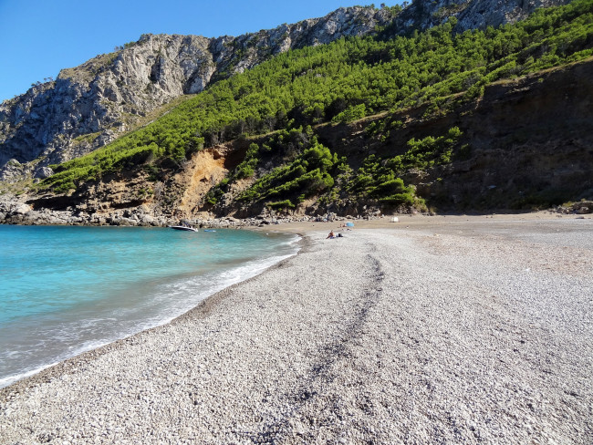 Mallorca heeft genoeg van lege gereserveerde ligbedden en zet drones in om het probleem aan te pakken