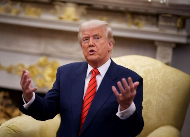 Trump verandert van koers over Rusland-Oekraïne: steunt Oekraïne met wapens, dreigt met 100% tarieven op Rusland