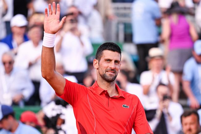 Novak Djokovic stapt terug uit de tennisvereniging die hij oprichtte vanwege transparantie en governance-zorgen