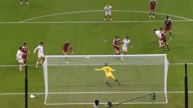 Palestina verrast gastheer Qatar in de Arabische Beker met een eigen doelpunt in de 95e minuut