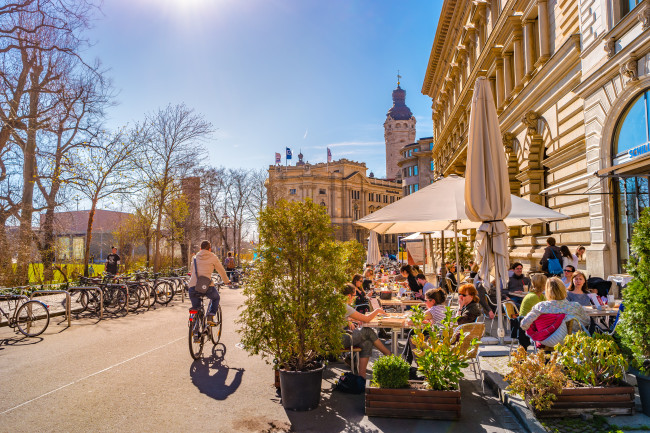 Twee doden, ruim een dozijn raakten gewond bij een "gruwelijke uitbarsting" in Leipzig, Duitsland