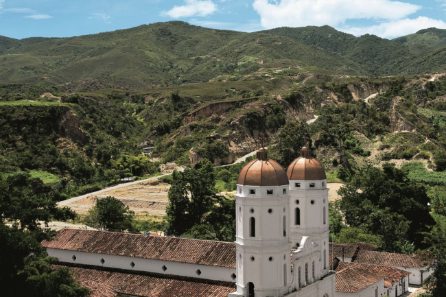 Vliegtuigongeluk in Colombia kost 15 doden, waaronder een politieke kandidaat