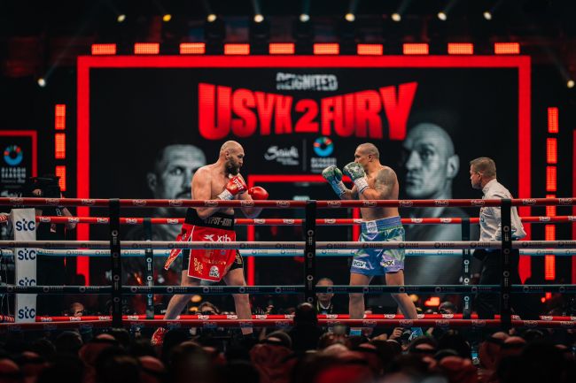 Tyson Fury verliest opnieuw van Oleksandr Usyk in epische zwaargewicht rematch in Riyad