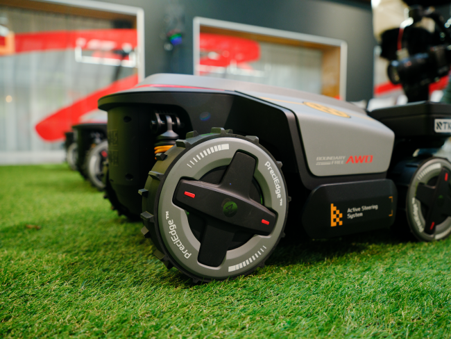 We maakten een reis naar Duitsland om de nieuwe Roborock grasmaaiers line-up te zien