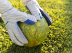 70-jarige Spaanse doelman maakt zijn professionele comeback bij de vijfdeklasseclub CD Colunga