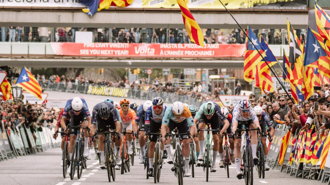 Volta a Catalunya: Eerste overwinning voor Vingegaard, eerste etappe voor Brady Gilmore