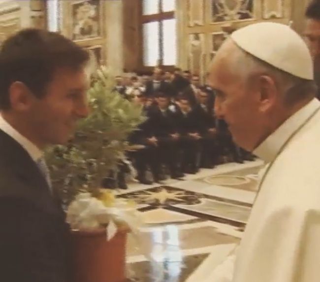 Leo Messi's allereerste Instagram-bericht duikt weer op na het overlijden van paus Franciscus