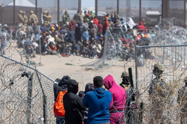 Amerikaanse rechtbank blokkeert poging van Trump om de legale status van migranten in te trekken
