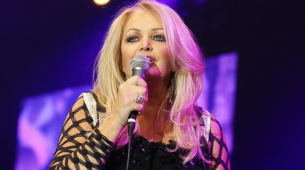 Holding Out For A Hero, Total Eclipse of the Heart-zangeres Bonnie Tyler overlijdt op 75-jarige leeftijd