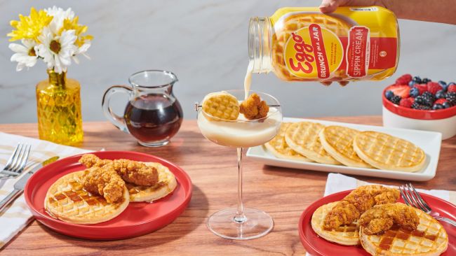 Bring a buzz to your breakfast with the Eggo Brunch in a Jar Sippin' Cream