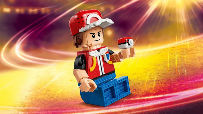 Here is een betere blik op Lego Pokémon Trainer Red 