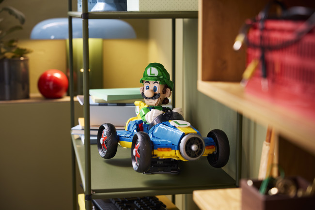Luigi krijgt een Lego Mario Kart-behandeling met een Mach 8-set
