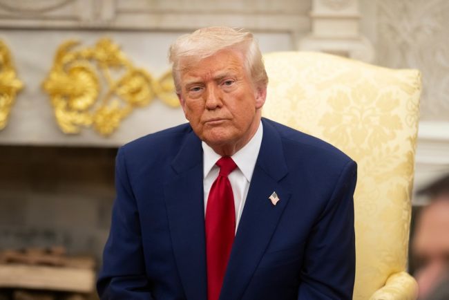 Trump overweegt militaire optie boven uitbreiding Groenland