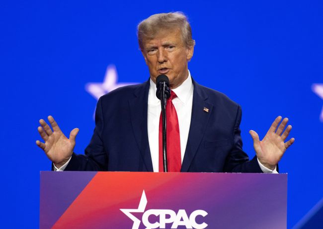 Trump zegt dat hij de voorkeur geeft aan een nucleaire deal met Iran boven "het bombarderen van de hel eruit"