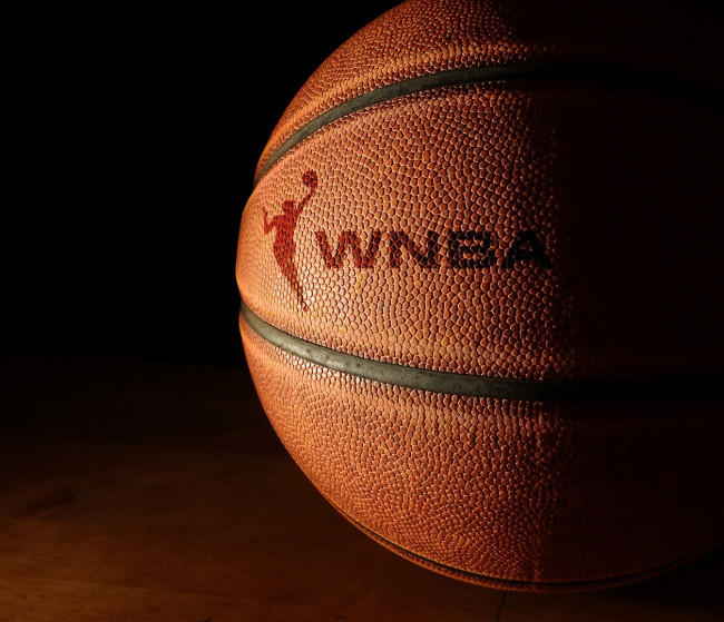 WNBA's all-time lead rebounder en tweede topscorer Tina Charles gaat met pensioen op 37-jarige leeftijd