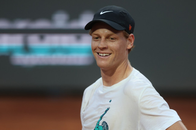 Jannik Sinner voltooit de "Career Golden Masters" in Rome en zet zijn perfecte 2026 voort