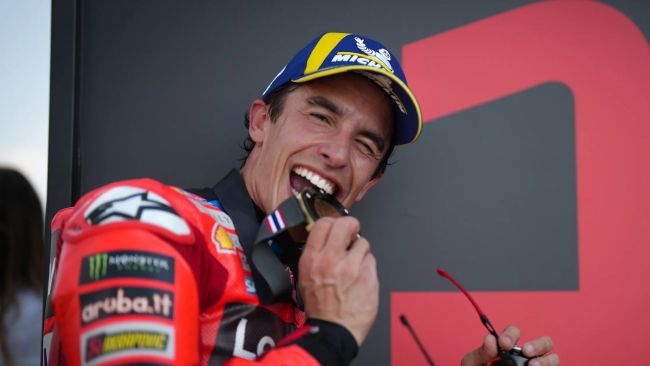 Marc Márquez wil de MotoGP heroveren met sprintzege en pole position op de eerste dag van het seizoen