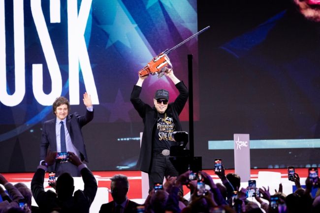Elon Musk kijkt naar eigen politieke partij om Trump en het tweepartijenstelsel uit te dagen