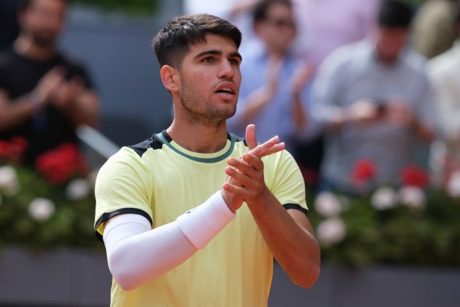 Orde hersteld op Wimbledon: Alcaraz en Sabalenka leiden rust na de storm