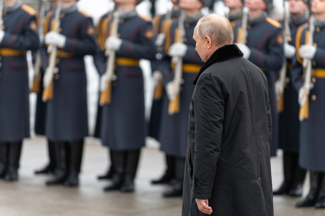 Poetin waarschuwt dat westerse troepen in Oekraïne "doelwitten voor vernietiging" kunnen zijn
