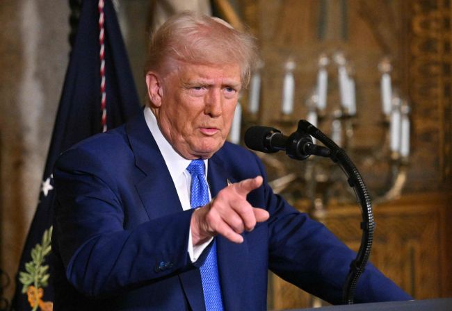 Van president tot dictator: Trump keert zich van de ene op de andere dag tegen Zelensky