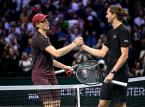Alexander Zverev beschouwt Jannik Sinner als "de beste speler ter wereld" ondanks dat hij op een "zeer vergelijkbaar niveau" speelt.