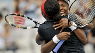 Williams-zussen verliezen hun comeback-dubbelwedstrijd bij Cincinnati Open