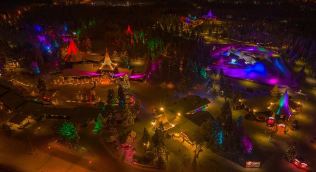 Deze kerst heeft de kerstman nieuwe helpers: de NAVO wordt ingezet in Lapland vanwege mogelijke Russische aanval