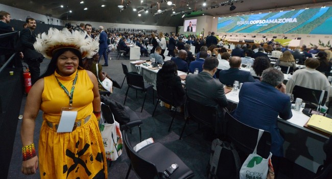 Demonstranten bestormen COP30-locatie in Brazilië, botsen met beveiliging