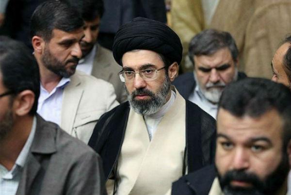 De nieuwe opperste leider van Iran is "licht gewond" maar nog steeds actief