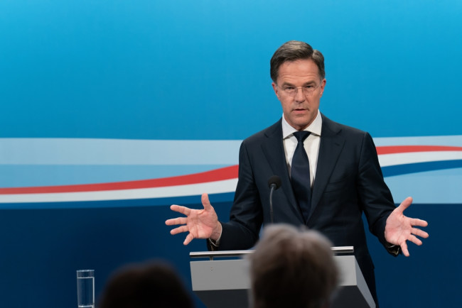 Rutte steunt Amerikaans-Israëlische aanvallen op Iran, maar sluit de rol van de NAVO uit