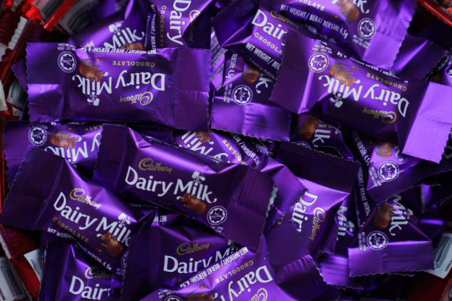 Cadbury-eigenaar Mondelez verdedigt het voortzetten van activiteiten in Rusland