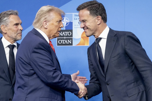 Trump houdt een gesprek met NAVO's Rutte over Groenland
