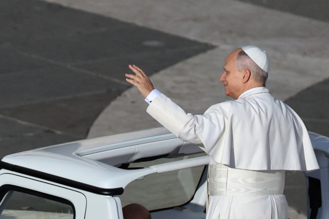 Paus Leo belooft zich te blijven uitspreken tegen oorlog na de aanval van Trump