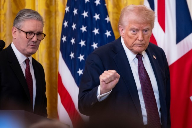 Starmer herhaalt het standpunt van het VK over Groenland in gesprek met Trump