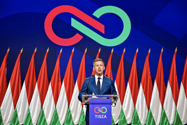 Peter Magyar van Hongarije belooft democratische reset na een verpletterende overwinning