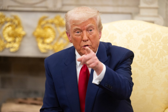 Trump slaat uit naar bondgenoten: "Begin maar te leren hoe je voor jezelf vecht" en "ga je eigen olie halen"