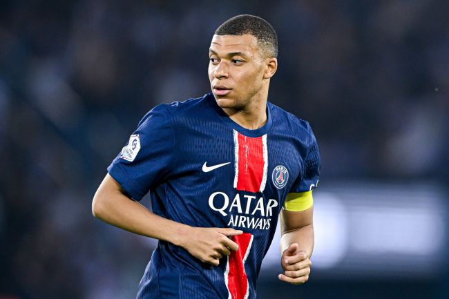 De juridische strijd tussen Kylian Mbappé en Paris Saint-Germain gaat door, waarbij elk honderden miljoenen euro's eist