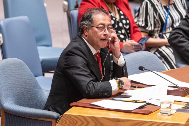 Colombia trekt zich terug van volledige 100% tarieven in een conflict met Ecuador