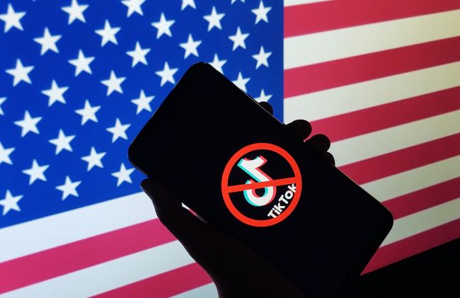YouTube en TikTok worden door de Britse toezichthouder als onveilig voor kinderen beschouwd