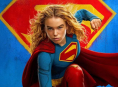 Supergirl komt heet en losgeslagen binnen in deze gloednieuwe trailer
