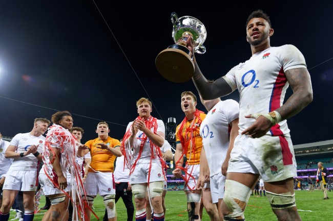 Controverse met het Engelse cricketteam omdat ze betrapt worden op drinken tussen Ashes-wedstrijden door