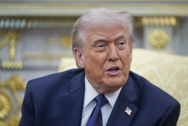 Trump zegt dat de Amerikaanse marine tankers door de Straat van Hormuz zou kunnen escorteren