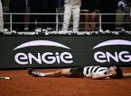 Carlos Alcaraz spaart drie matchpunten en wint langste Roland Garros-finale ooit